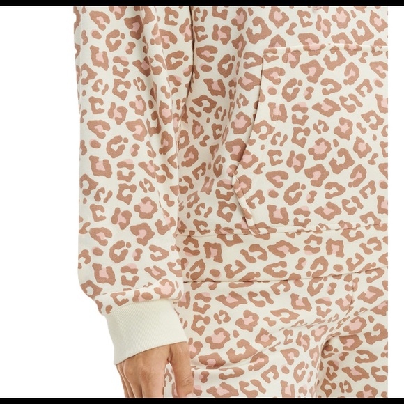 UGG Fleece Pullover - Brand New With Tags - Picture 4 of 7